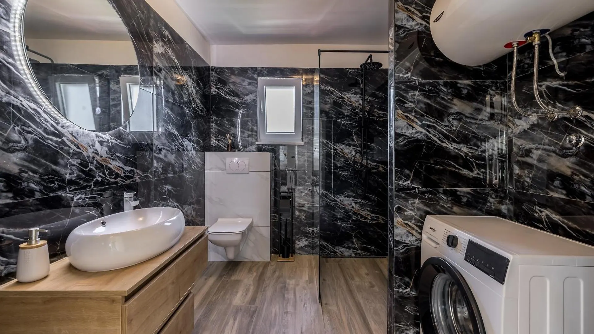 Luxury Stunning View Apartment Josipa Turanj 0*,